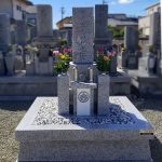 姫路市網干区の自治会墓地にて、茨城県産稲田石で神徒型のお墓を建てさせていただきました