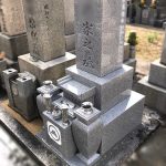 香川県産青木石、尺角二重台神戸型のお墓を建立。姫路市材木町の寺院墓地にて